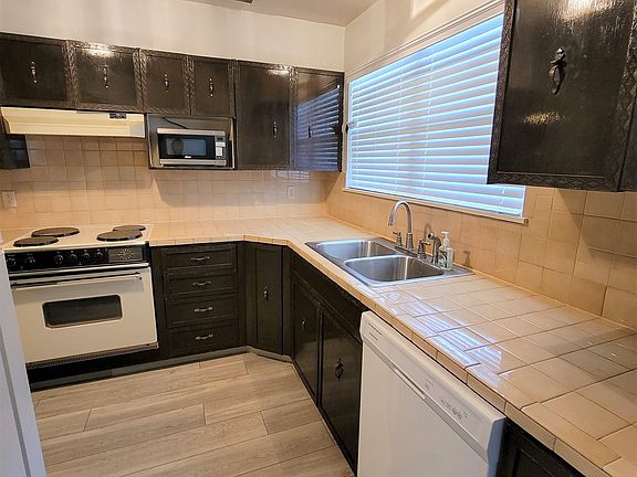 5th image of 2207 Crenshaw Dr