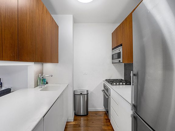 5th image of 515 E 72nd St APT 5A