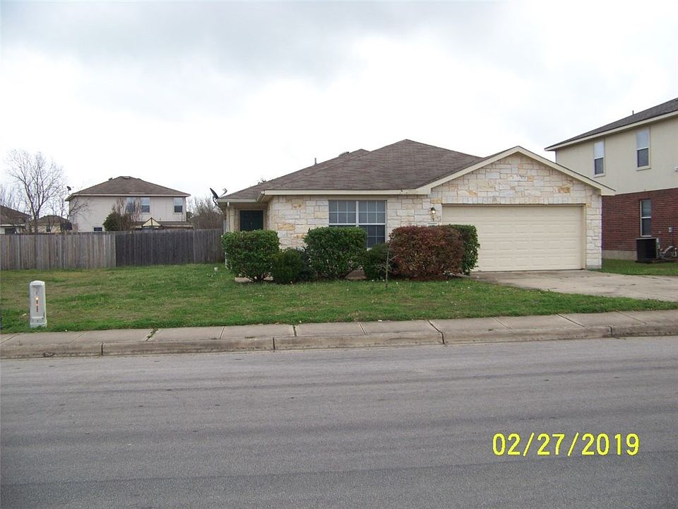 1st image of 910 Churchill Farms Dr