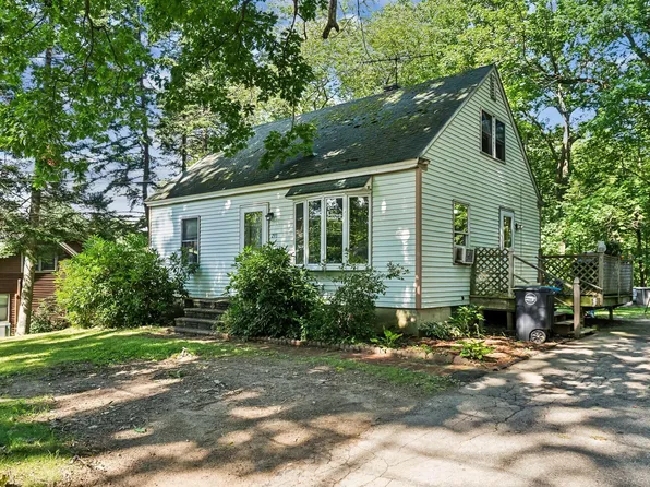 293 Falmouth Road, Falmouth, ME 04105