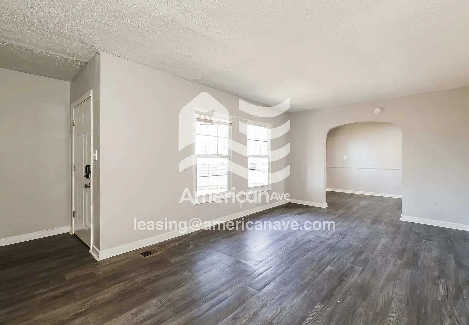 3 bed, 1.5 bath, 1201 sqft, $1,027 — Photo 3