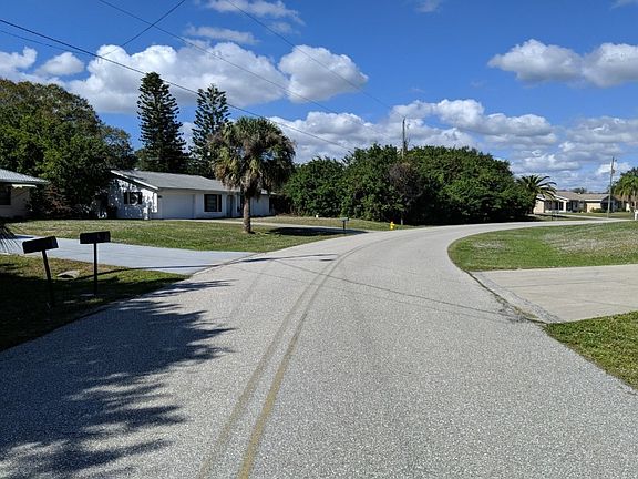 5th image of 6184 Roberta Dr