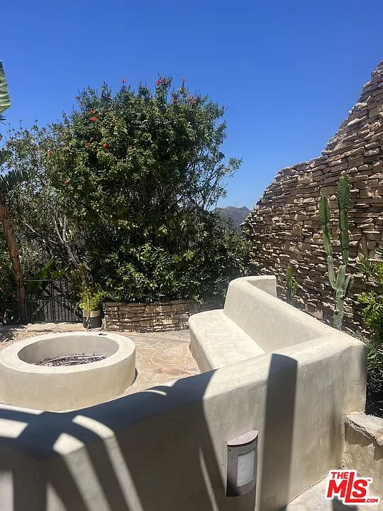 5 bed, 5.5 bath, 3980 sqft, $17,500 — Photo 4
