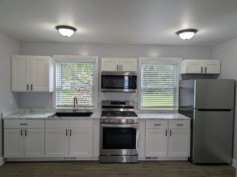 104 S Parke St — Photo 3