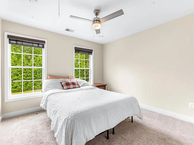 141 North Dr — Photo 34