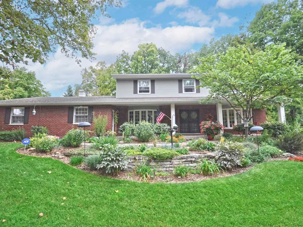 1229 Eaton Dr, South Bend, IN 46614