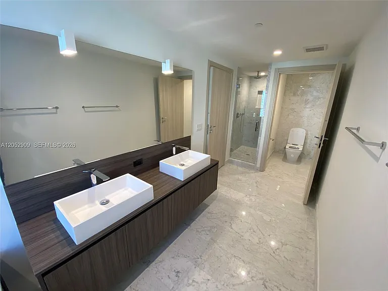 1000 Brickell Plz #3309 — Photo 15