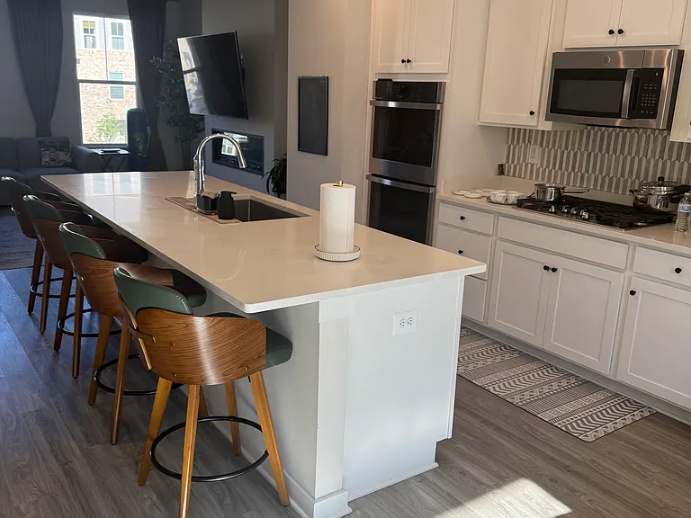 24180 Kilbride Ter — Photo 5