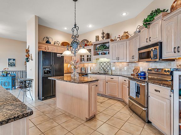 3rd image of 161 Hunters Glen Pl