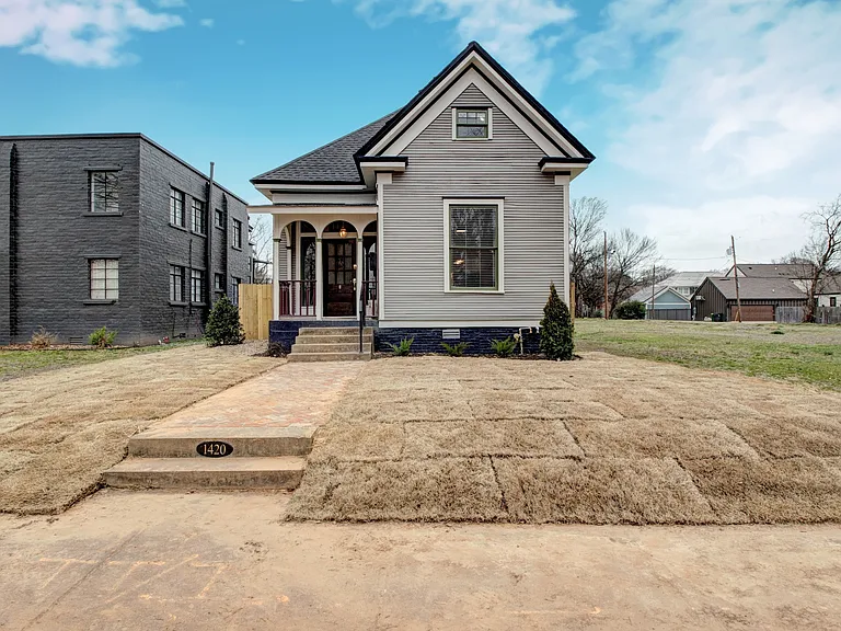 1420 Commerce St — Photo 34