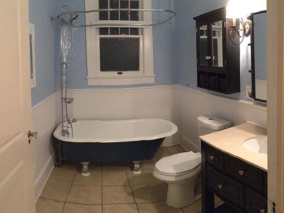 clawfoot tub w/ upgrades