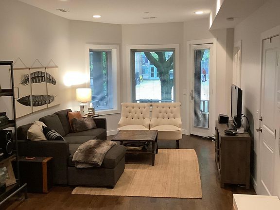 2nd image of 1434 W Bryn Mawr Ave #1