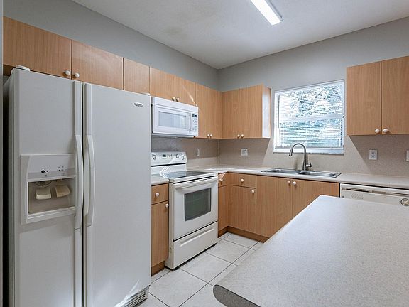 2nd image of 1508 SE 31st Court