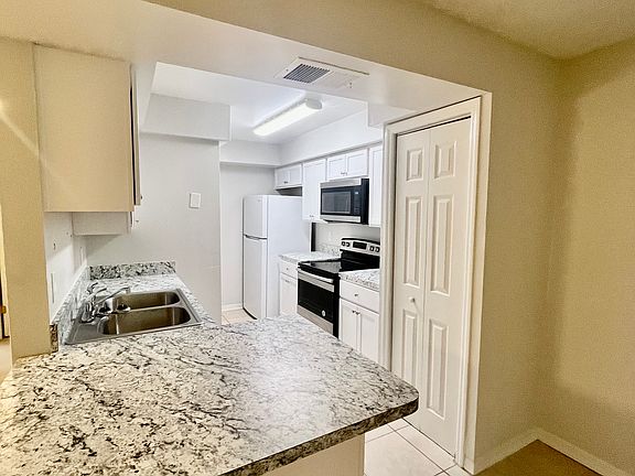 5th image of 1611 Crystal Park Cir #1611