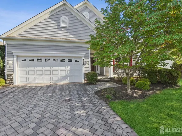 318 Biltmore Ln, Somerset, NJ 08873