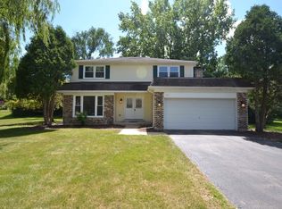 987 Marlborough Rd, Barrington, IL 60010