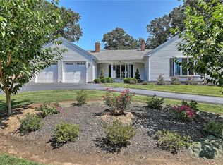 4 Wyoming Dr, Cumberland, RI 02864