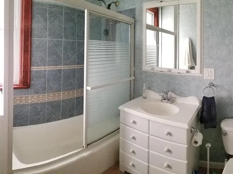 1711 E Thomas Ave — Photo 9