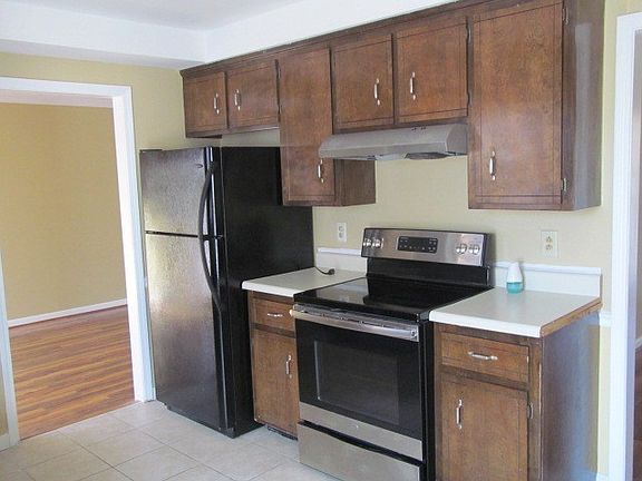 2nd image of 2166 Bauling Ln