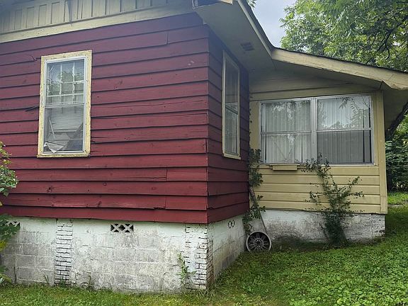 3rd image of 7444 Arabia Ave