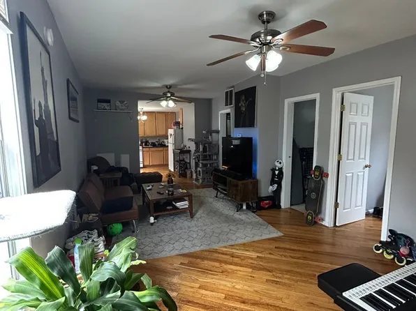 1617 N Hudson Ave APT 2R, Chicago, IL 60614