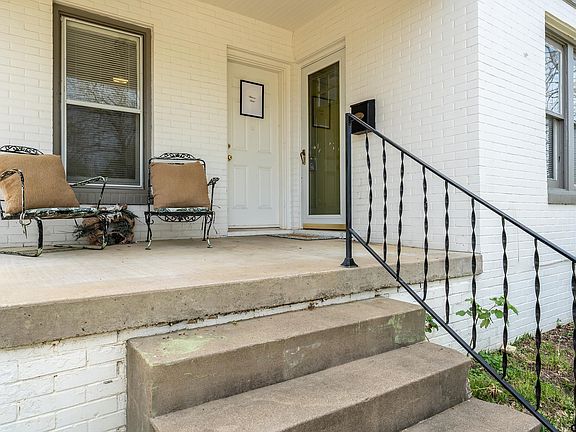 4th image of 818 W Rusk St