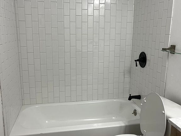 4th image of 9800 Eastwend Dr Unit A-b