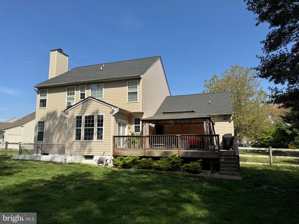 321 Early Pride Ct, Pasadena, MD 21122