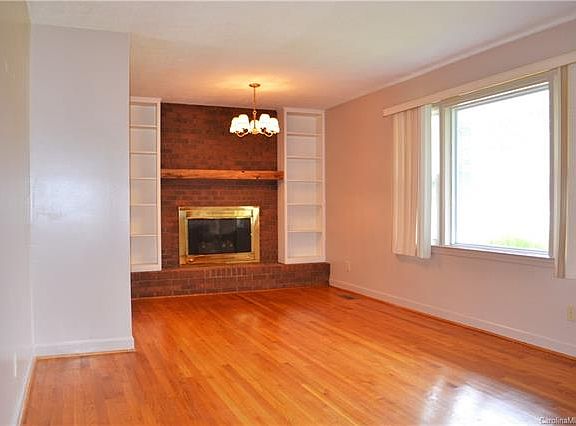 2nd image of 201 Maplewood Dr