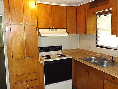 2nd image of 3004 W 16th St #1