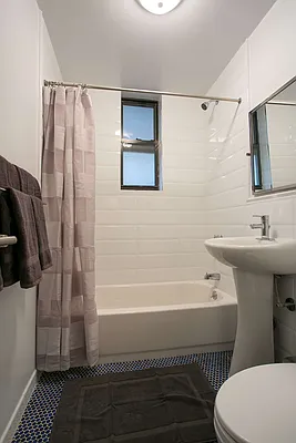 Rented by Bedrose | media 40