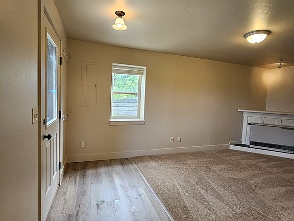 3rd image of 90 Greenwood Siding Way