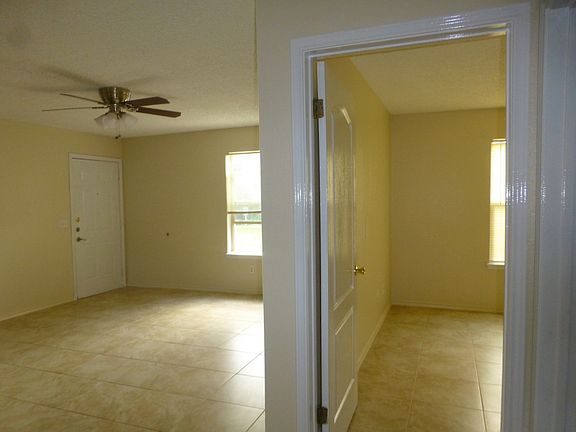 3rd image of 2501 Hibiscus Ave #32