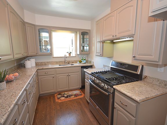 3rd image of 1338 Woodland Ave