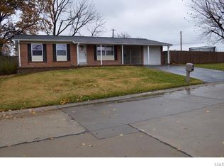 12072 Glengrove Dr, Maryland Heights, MO 63043