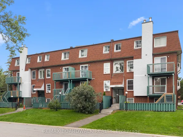 299 Thomas St #204, Carleton Place, ON K7C 4B8