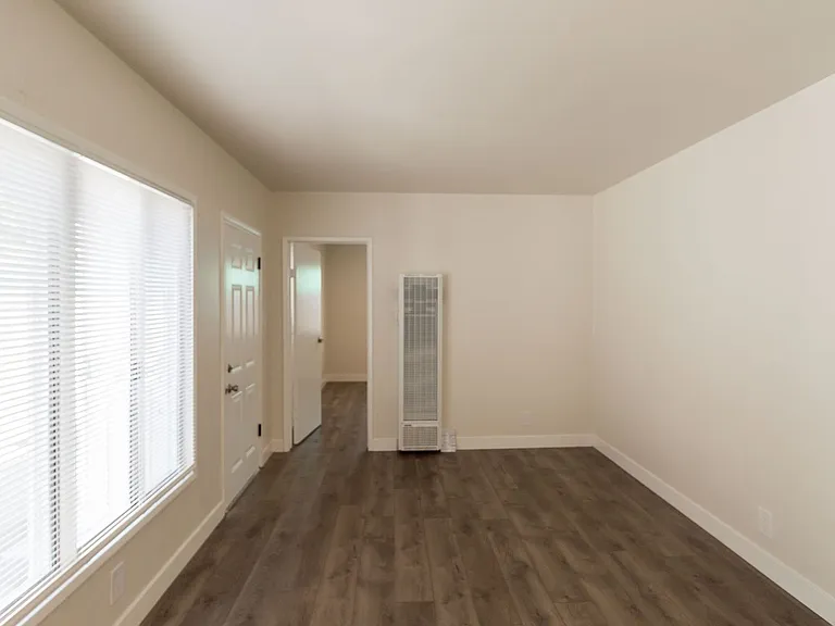 425 W Garfield Ave — Photo 5