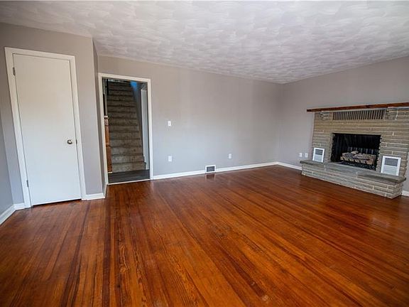 5th image of 205 Allison St