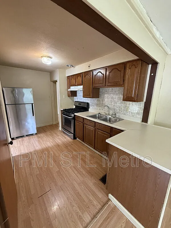 2 bed, 1.0 bath, 990 sqft, $1,199 — Photo 4