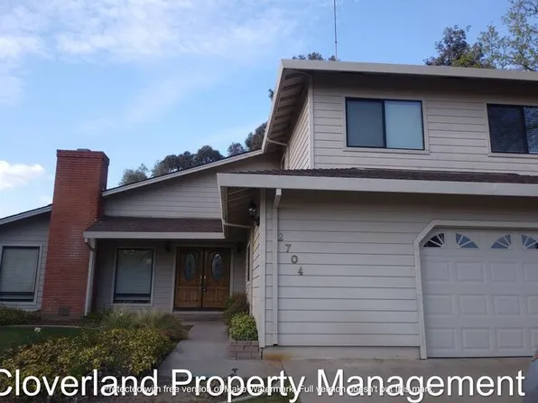 2704 Oakhurst Dr, Oakdale, CA 95361