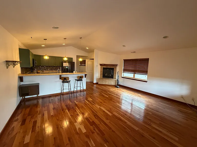 1238 Meagher Ave — Photo 3