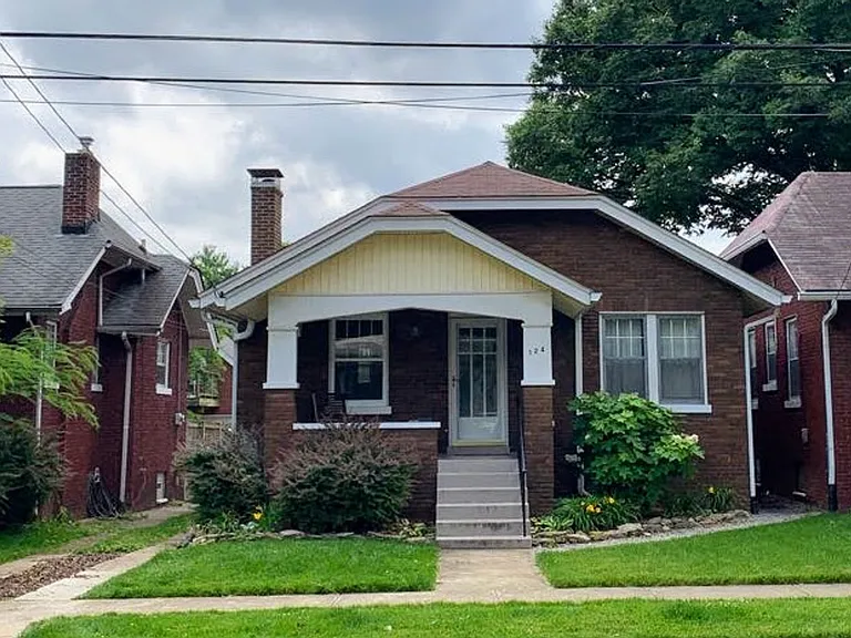 124 Cannons Ln — Photo 1