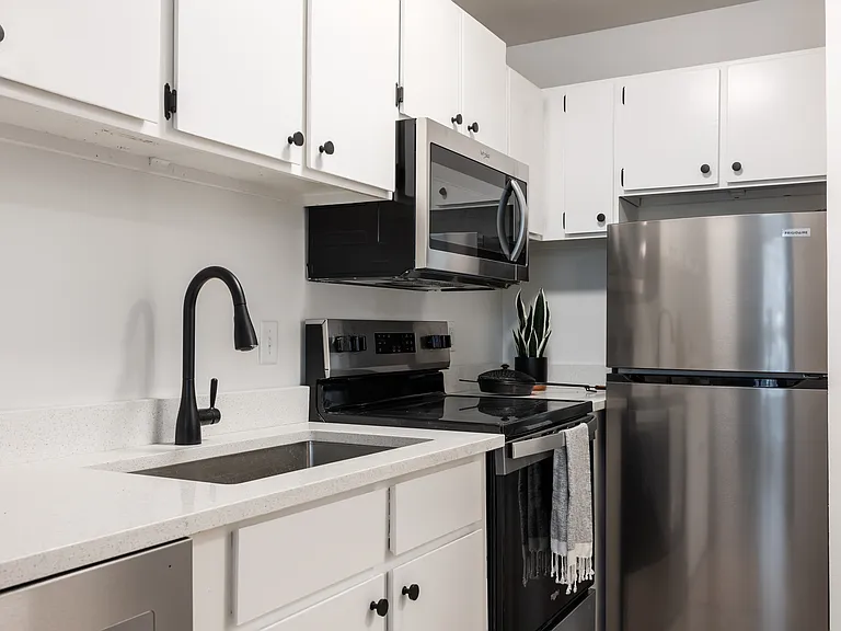 175 N Canyon Rd #3 — Photo 6