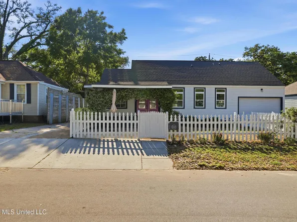 137 Keesler Cir, Biloxi, MS 39530