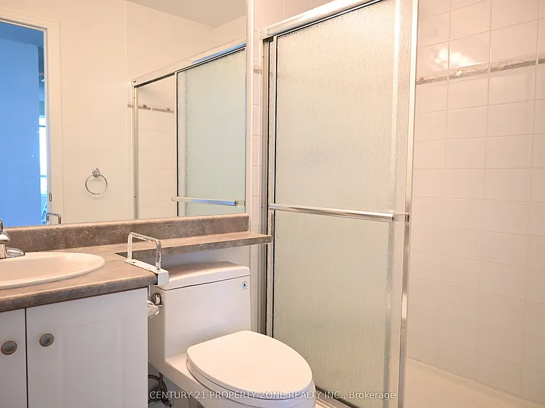 1359 Rathburn Rd E #405 — Photo 23