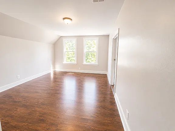 4th image of 241 W Ivy St Floor 3