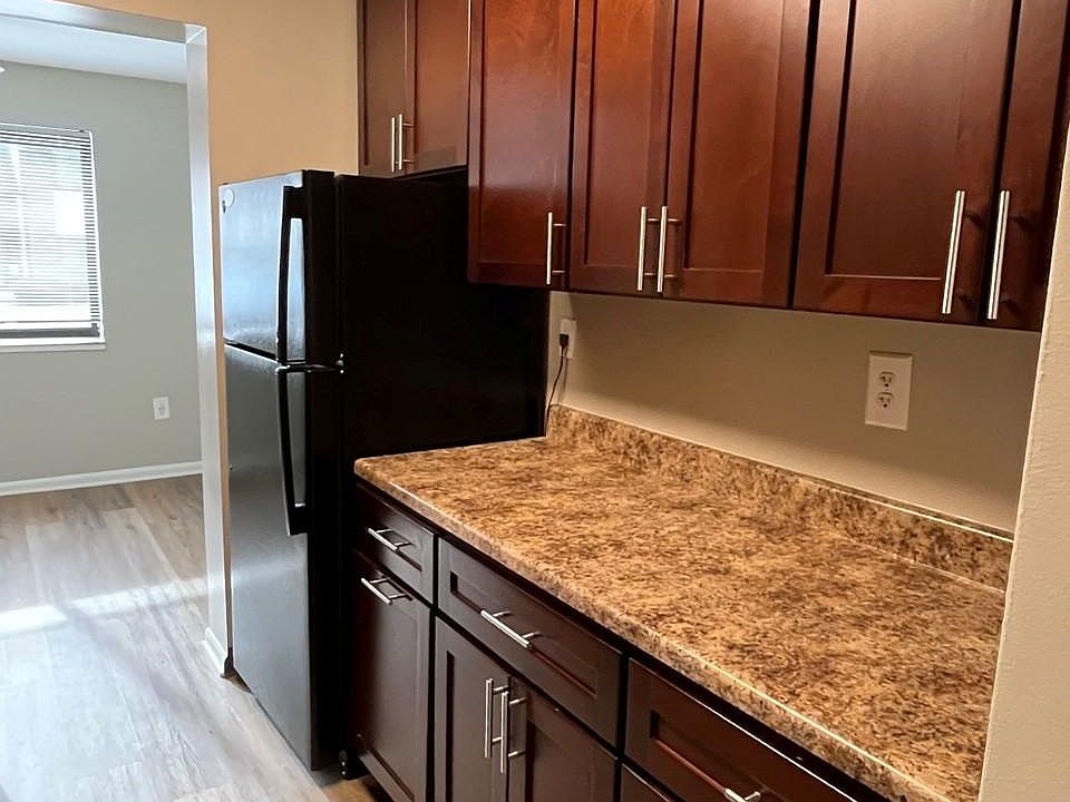 2 bedroom garden style apartment 1.5 bath