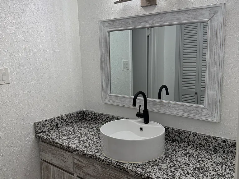 225 Zenith Dr #B — Photo 20