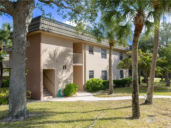 25 Vista Gardens Trl APT 201, Vero Beach, FL 32962