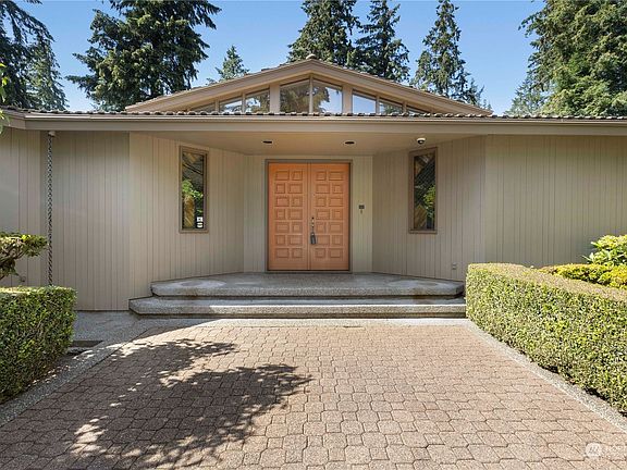 3rd image of 11425 SW Gravelly Lake Drive
